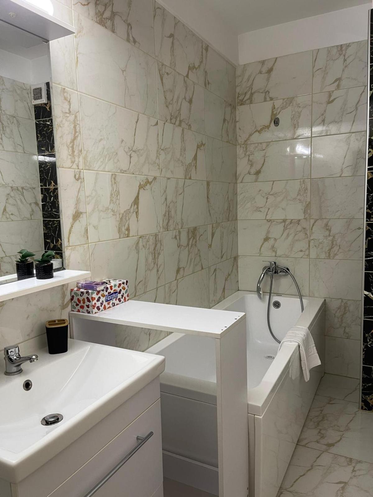 Urban Nest- Apartament Cu 2 Camere, Aproape De Iulius Mall Яссы Экстерьер фото